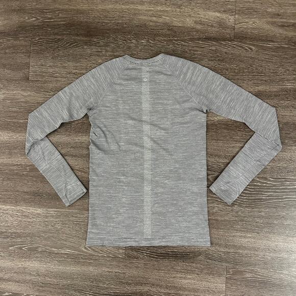 EUC Lululemon Swiftly Tech Long Sleeve 2.0 Tetra Stripe Asphalt Grey /Violet US8 - Picture 5 of 16